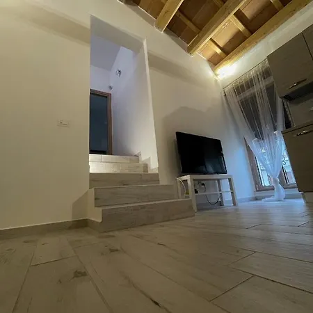 Il Mandorlo Apartment *